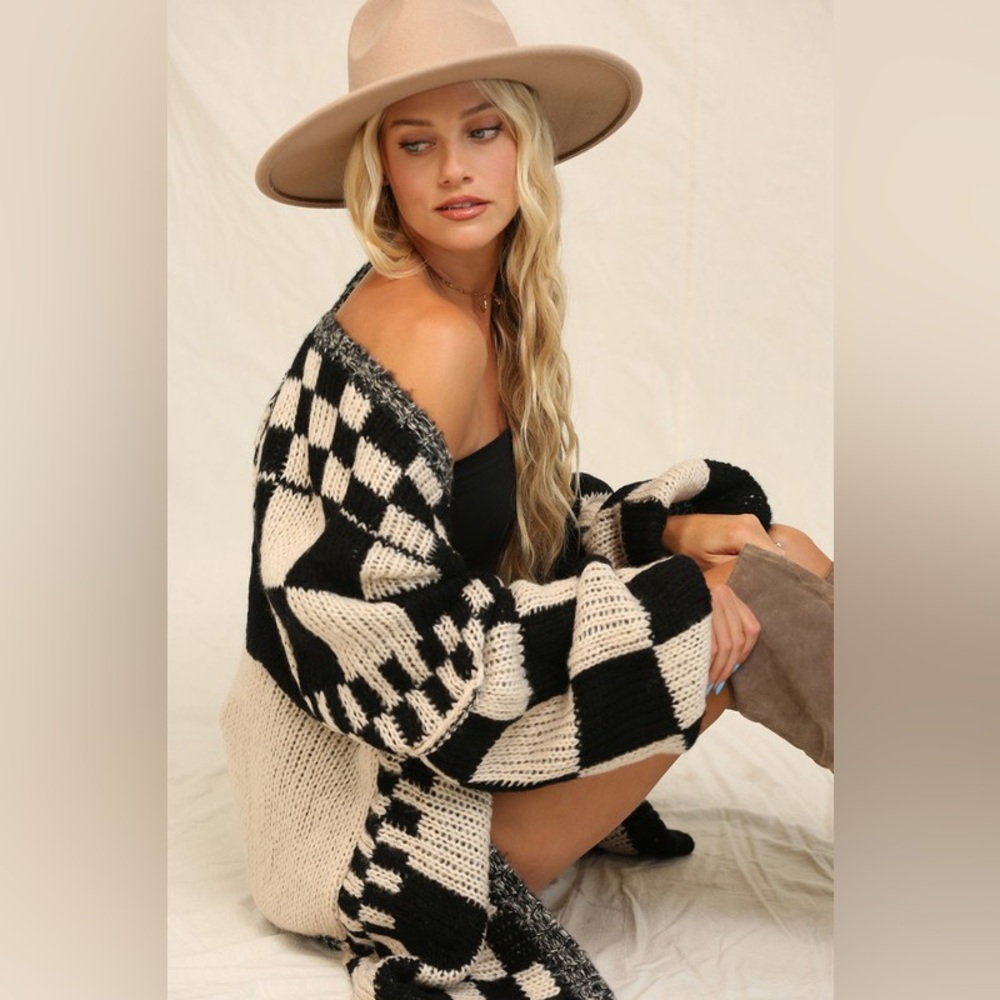 Checkered knit cardigan